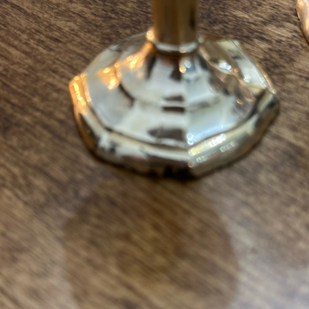 Elegant Gold and Silver Salt and Pepper Shakers - Picture 4 of 5